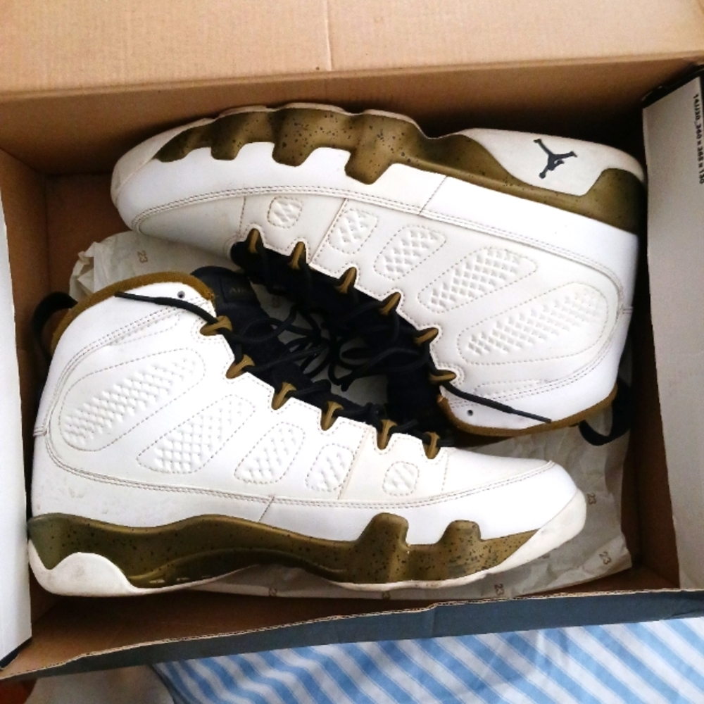 Air Jordan 9 Retro